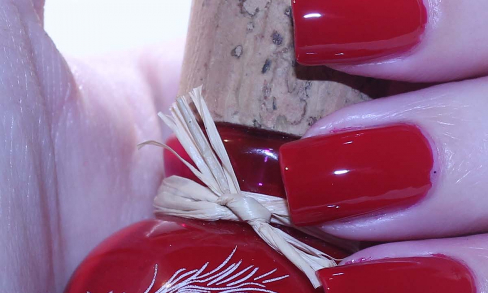 Megan Miller Collection Nail Polish – Roja Swatches and Review